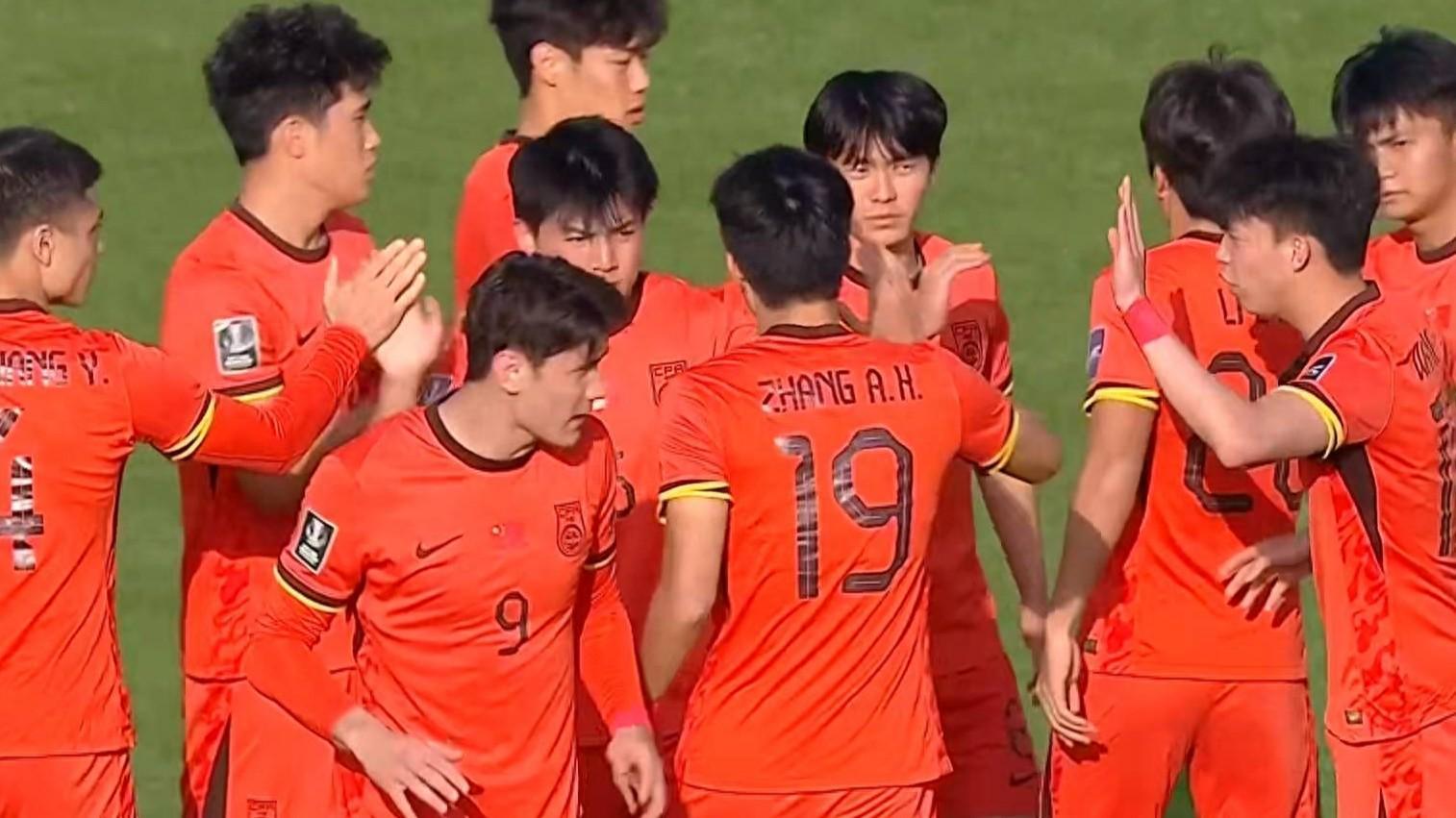 亚博体育官方网站-U23亚洲杯16日赛程出炉！中国队冲四强迎2个坏消息，对手晋级稳了
