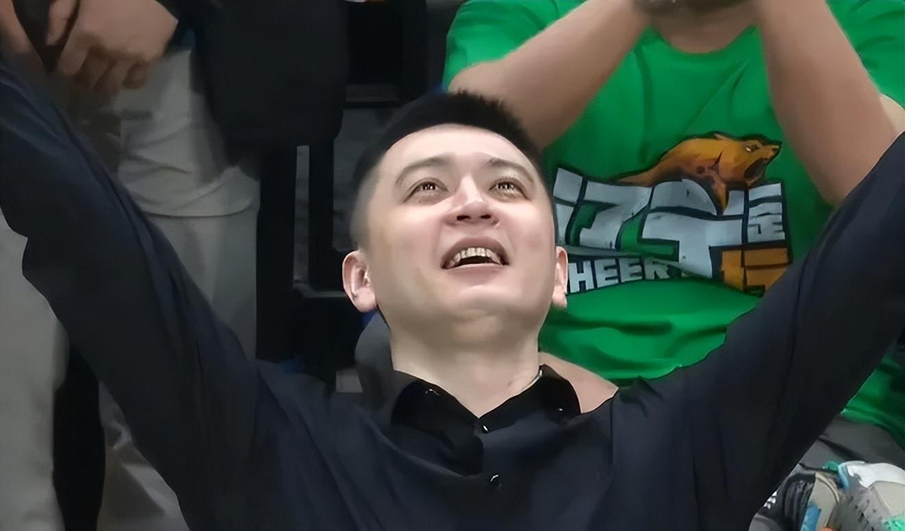 亚博体育-热搜第一！杨鸣辞职！球队4连败，单节仅得4分，成为导火索