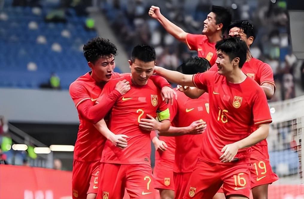 亚博体育登录入口-国足本月将正式过招喀麦隆！首发阵容会有多位新星？以官宣为准