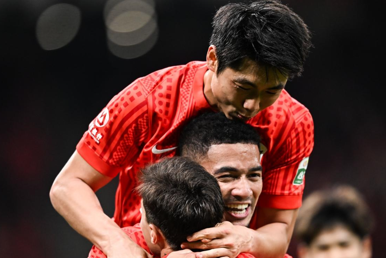 一场4-0让卫冕冠军终结3场不胜，刘祝润爆发：传射建功，武磊中柱