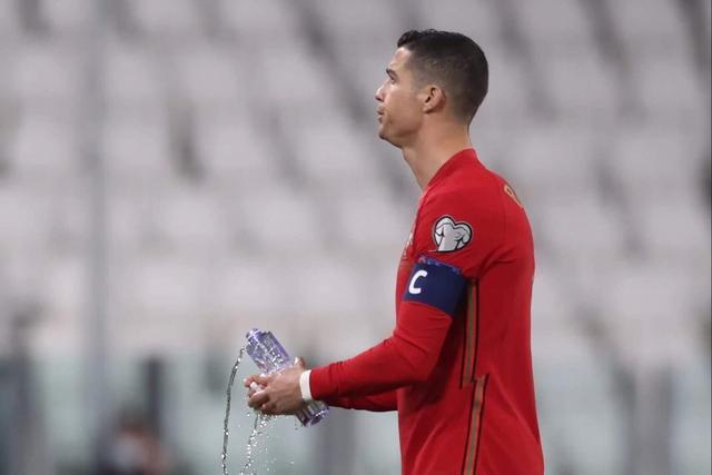 亚博体育-TA：强烈反对后FIFA允许球迷带水瓶进场馆，但墨西哥不适用